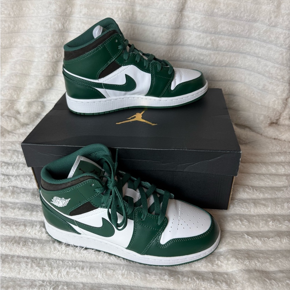 Nike Green and White grade school jordan 1 mid (woman’s size 8)